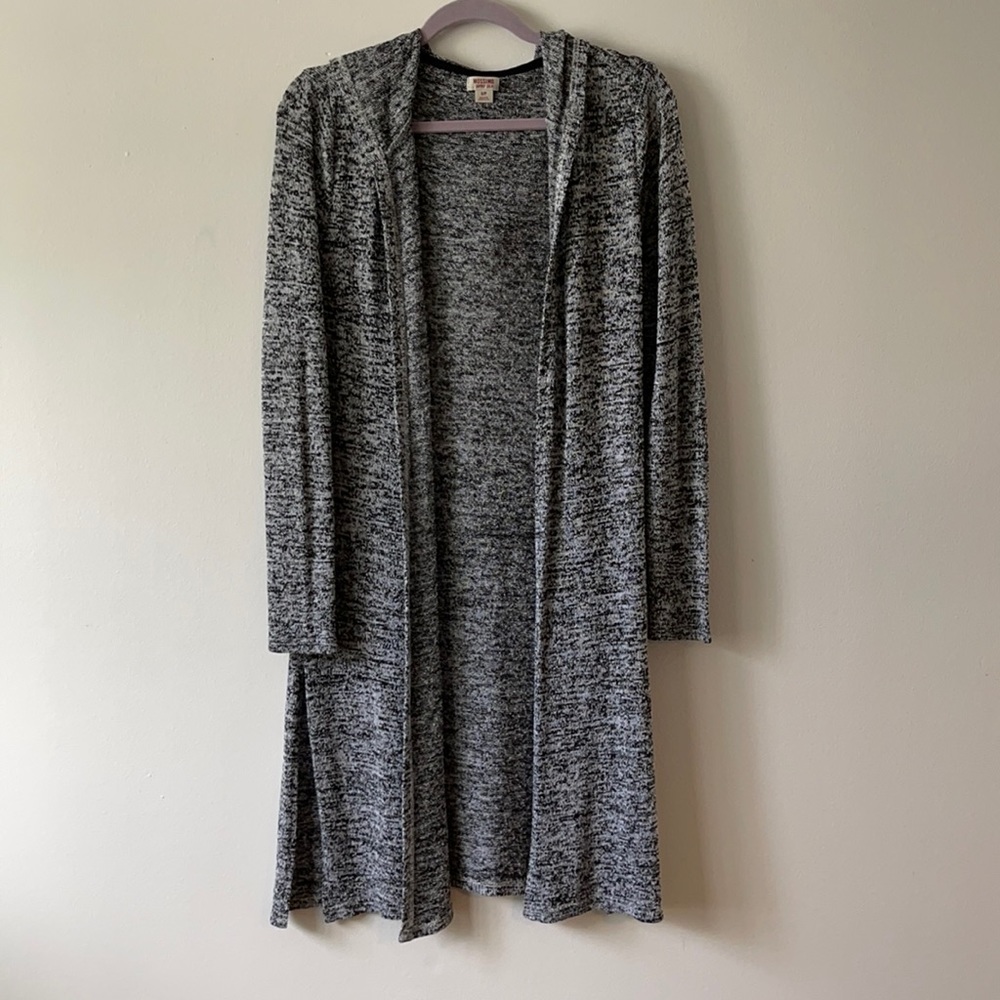 Grey/black cardigan with slits on side & hood